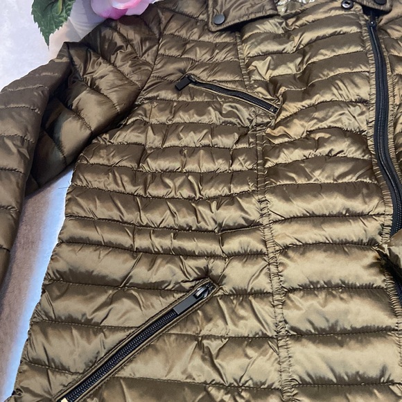 NWT BADGLEY MISCHKA Size XS Light Weight Packable Puffer Jacket Olive - Picture 5 of 13